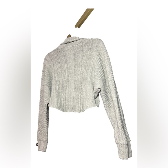 Medium Fashion Nova grey cropped turtleneck sweater - Picture 2 of 2